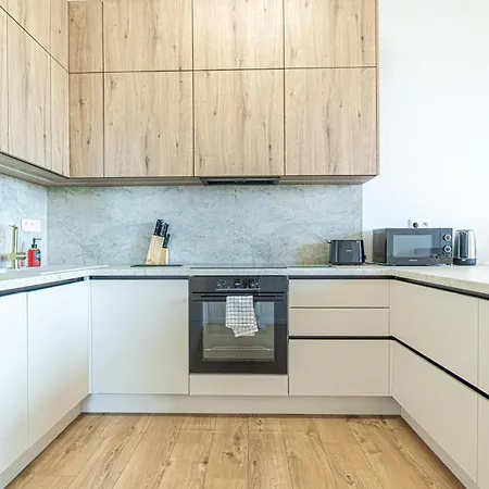 Fancy 2br & 1lr Panoramic Sky View דירה