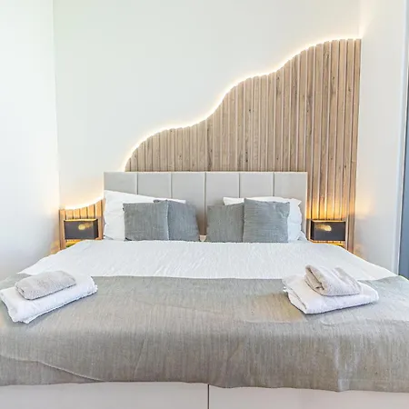 Fancy 2br & 1lr Panoramic Sky View Apartment