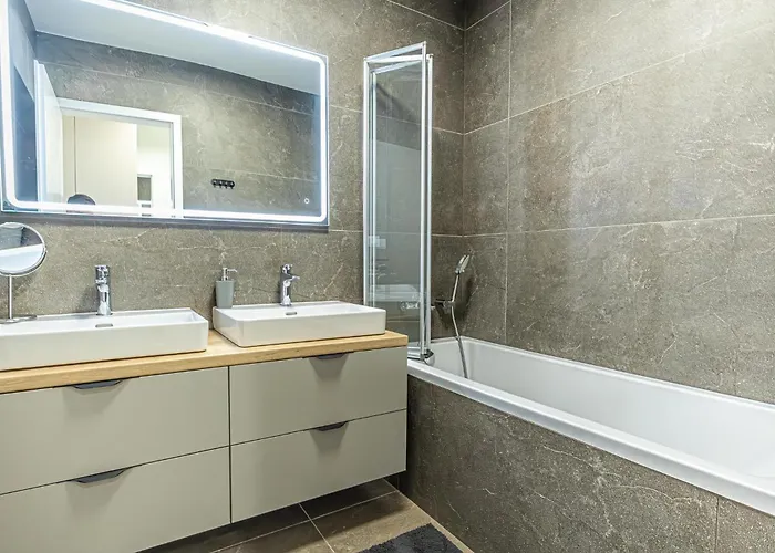 Fancy 2br & 1lr Panoramic Sky View