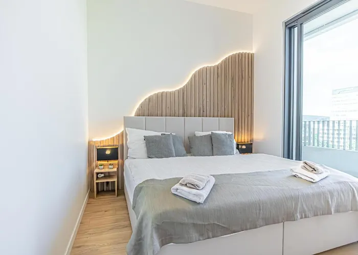 Fancy 2br & 1lr Panoramic Sky View Appartement