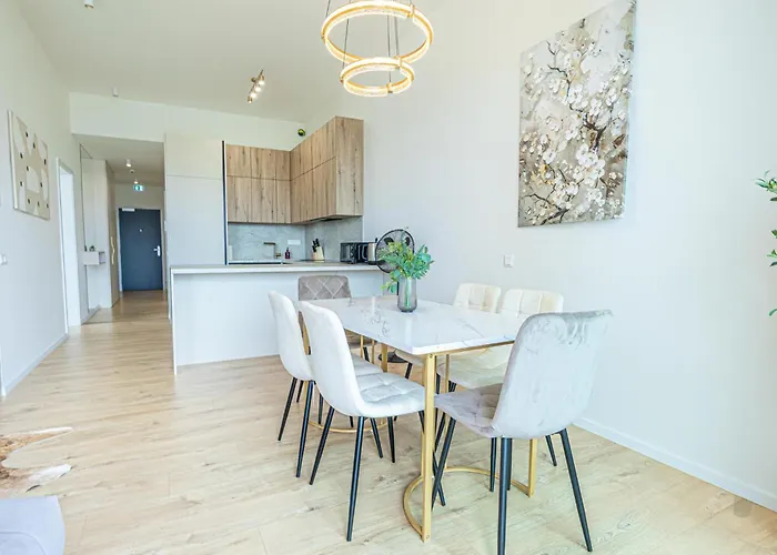 Fancy 2br & 1lr Panoramic Sky View *