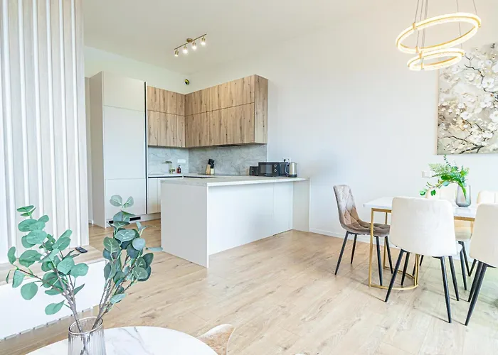 Fancy 2br & 1lr Panoramic Sky View Appartement *