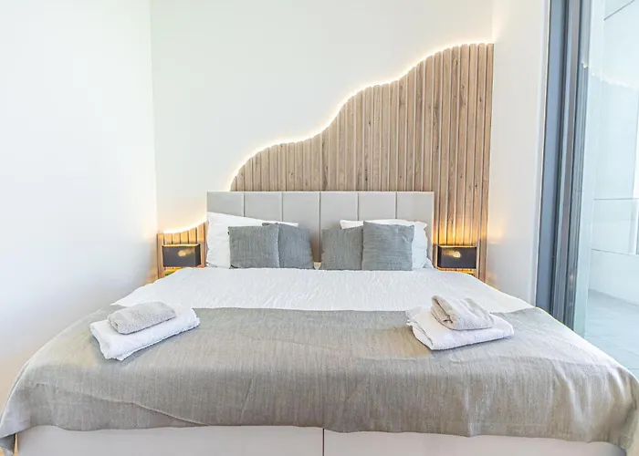 Fancy 2br & 1lr Panoramic Sky View Appartement