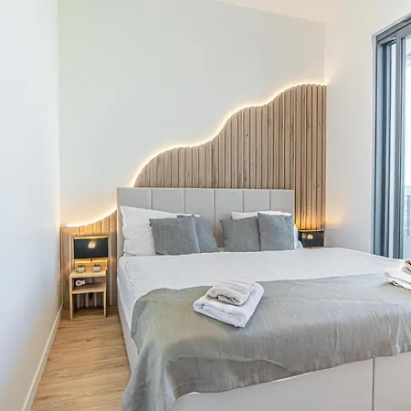 Fancy 2br & 1lr Panoramic Sky View Appartement