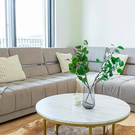 Fancy 2br & 1lr Panoramic Sky View Appartement