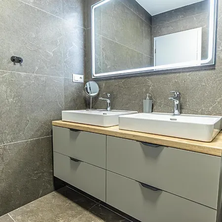 Appartement Fancy 2br & 1lr Panoramic Sky View